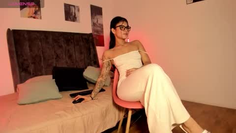 Daphne online show from December 3, 8:29 pm