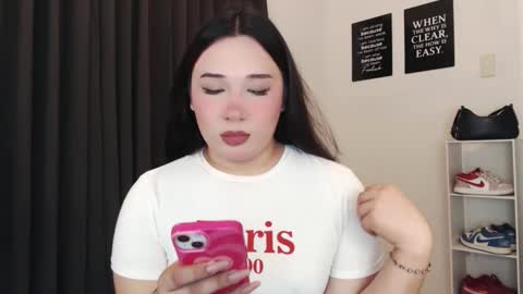 Snapshot of darcy_world chatting on October 22, 5:19 am DARCY online show from October 22, 5:19 am