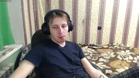 darienlarge online show from November 22, 5:45 pm