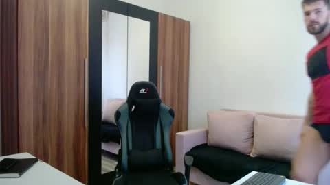 darius_94 online show from March 16, 5:35 am