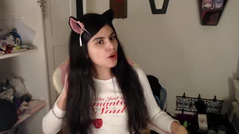 Snapshot of dark_angel_66 chatting on December 26, 7:03 am Moony online show from December 26, 7:03 am