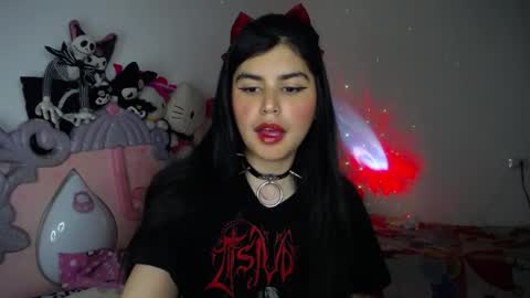 Snapshot of dark_angel_66 chatting on November 26, 10:16 am Moony online show from November 26, 10:16 am