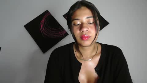 Snapshot of dark_enchantress_ chatting on November 5, 10:43 pm Sofia online show from November 5, 10:43 pm