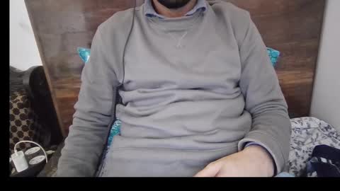 Snapshot of darkbud03 chatting on February 3, 7:07 am just a guy online show from February 3, 7:07 am