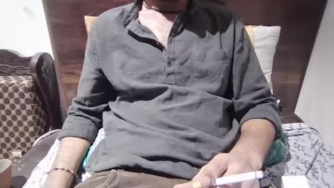 Snapshot of darkbud03 chatting on February 21, 5:31 pm just a guy online show from February 21, 5:31 pm