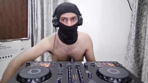 Snapshot of darkbud03 chatting on October 27, 11:09 pm just a guy online show from October 27, 11:09 pm