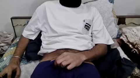 Snapshot of darkbud03 chatting on December 13, 9:09 pm just a guy online show from December 13, 9:09 pm