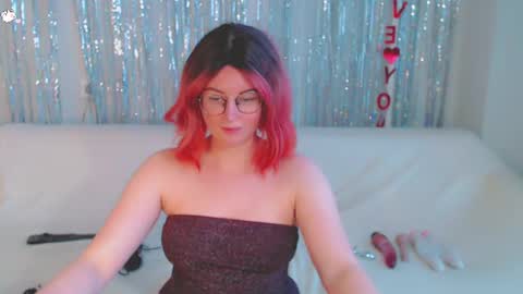 Kelly online show from February 9, 8:44 am