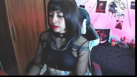 Snapshot of darkkittenuwu chatting on November 16, 9:31 pm Hi Im Yuri independent modelhelp me get my 111 hands upuwu online show from November 16, 9:31 pm