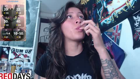 Snapshot of darkness_joones chatting on February 5, 12:53 am Darkness online show from February 5, 12:53 am