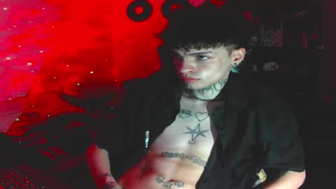 Snapshot of darkness_prince_x chatting on September 18, 7:10 am online show from September 18, 7:10 am