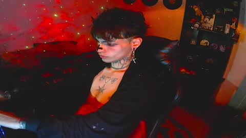 Snapshot of darkness_prince_x chatting on October 20, 7:20 am online show from October 20, 7:20 am