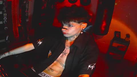 Snapshot of darkness_prince_x chatting on November 6, 4:46 am online show from November 6, 4:46 am