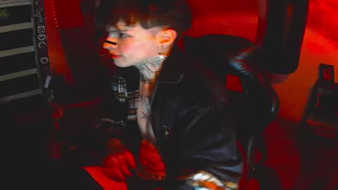 Snapshot of darkness_prince_x chatting on November 7, 4:34 am online show from November 7, 4:34 am