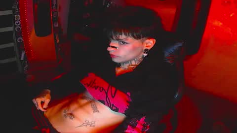 Snapshot of darkness_prince_x chatting on November 10, 6:34 am online show from November 10, 6:34 am