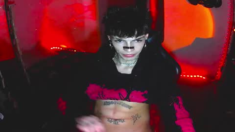 Snapshot of darkness_prince_x chatting on December 14, 7:03 am online show from December 14, 7:03 am