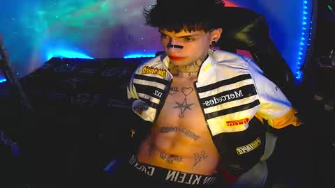 Snapshot of darkness_prince_x chatting on December 17, 5:13 am online show from December 17, 5:13 am