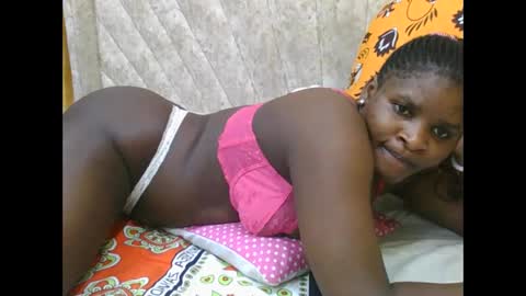 Snapshot of darknipples2 chatting on November 16, 1:44 am SHANICE online show from November 16, 1:44 am