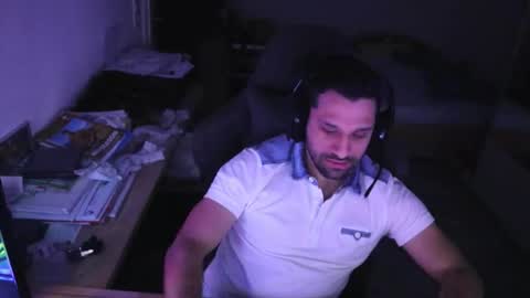 Snapshot of darkschneider_ chatting on September 30, 5:34 am darkschneider_ online show from September 30, 5:34 am