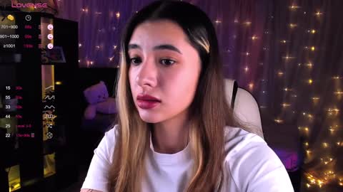 Snapshot of darlabelle chatting on December 11, 3:56 am Belle online show from December 11, 3:56 am