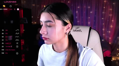 Snapshot of darlabelle chatting on January 13, 4:28 am Belle online show from January 13, 4:28 am