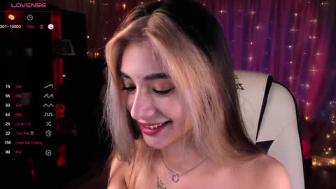 Snapshot of darlabelle chatting on January 16, 8:00 am Belle online show from January 16, 8:00 am