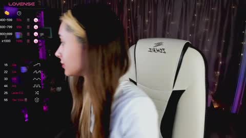 Snapshot of darlabelle chatting on February 27, 7:12 am Belle online show from February 27, 7:12 am