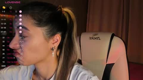 Snapshot of darlabelle chatting on September 16, 4:02 am Belle online show from September 16, 4:02 am