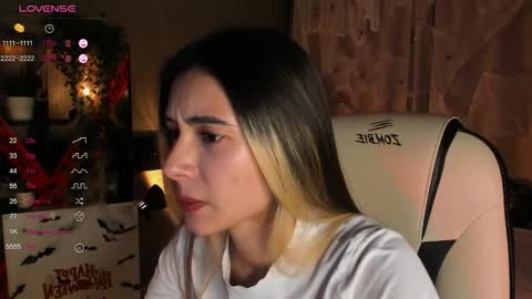 Snapshot of darlabelle chatting on October 22, 3:51 am Belle online show from October 22, 3:51 am