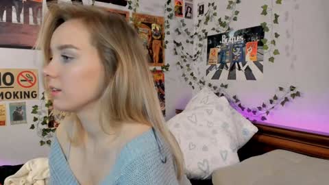 Snapshot of darleneferran chatting on December 14, 1:39 am lina online show from December 14, 1:39 am