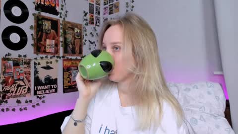 Snapshot of darleneferran chatting on December 26, 9:04 pm lina online show from December 26, 9:04 pm