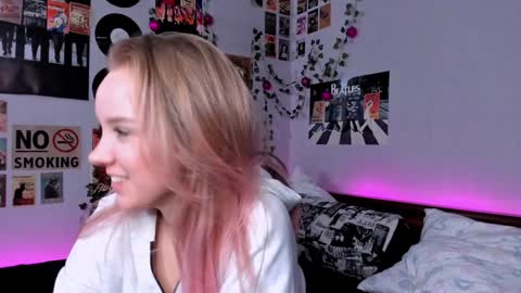 Snapshot of darleneferran chatting on January 6, 11:31 pm lina online show from January 6, 11:31 pm