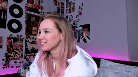 Snapshot of darleneferran chatting on January 7, 2:42 am lina online show from January 7, 2:42 am