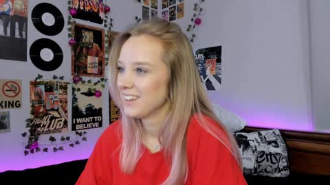 Snapshot of darleneferran chatting on January 9, 3:04 am lina online show from January 9, 3:04 am