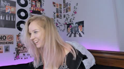 Snapshot of darleneferran chatting on January 10, 11:29 pm lina online show from January 10, 11:29 pm