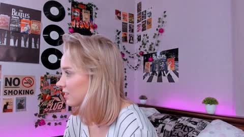 Snapshot of darleneferran chatting on January 20, 11:43 pm lina online show from January 20, 11:43 pm