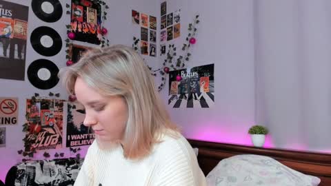 Snapshot of darleneferran chatting on January 22, 2:37 am lina online show from January 22, 2:37 am