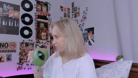 Snapshot of darleneferran chatting on January 23, 8:13 pm lina online show from January 23, 8:13 pm