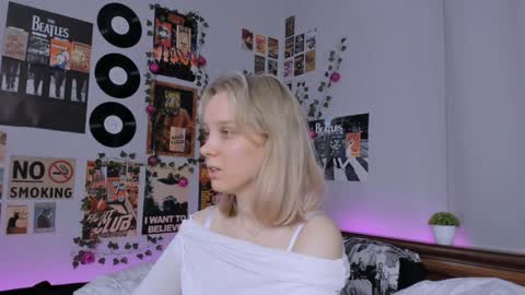 Snapshot of darleneferran chatting on January 25, 8:42 pm lina online show from January 25, 8:42 pm