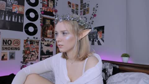 Snapshot of darleneferran chatting on January 25, 11:43 pm lina online show from January 25, 11:43 pm