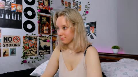 Snapshot of darleneferran chatting on January 28, 8:26 pm lina online show from January 28, 8:26 pm