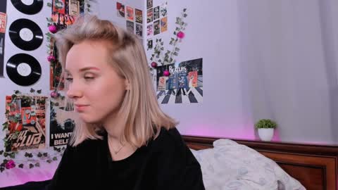 Snapshot of darleneferran chatting on February 2, 2:48 am lina online show from February 2, 2:48 am