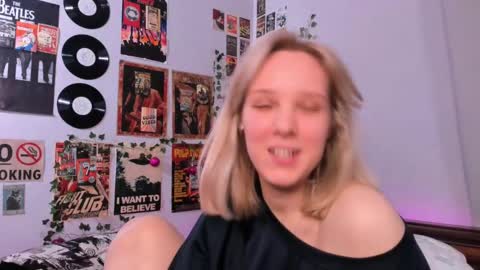 Snapshot of darleneferran chatting on February 9, 5:50 am lina online show from February 9, 5:50 am