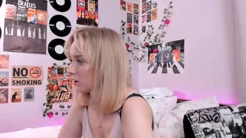 Snapshot of darleneferran chatting on February 12, 2:24 am lina online show from February 12, 2:24 am