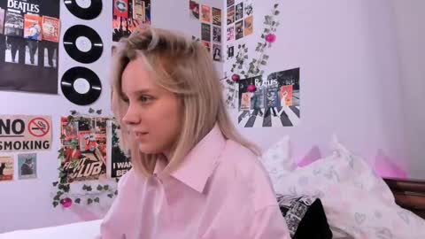 Snapshot of darleneferran chatting on February 14, 8:37 pm lina online show from February 14, 8:37 pm