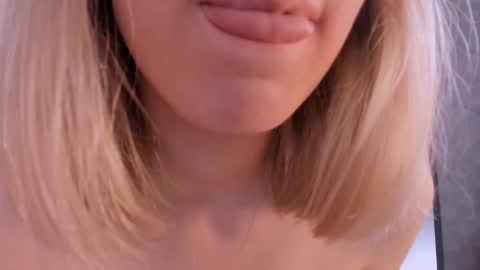 Snapshot of darleneferran chatting on February 20, 2:29 am lina online show from February 20, 2:29 am