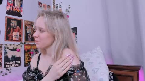 Snapshot of darleneferran chatting on February 20, 8:36 pm lina online show from February 20, 8:36 pm