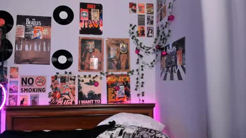 Snapshot of darleneferran chatting on March 7, 2:46 am lina online show from March 7, 2:46 am