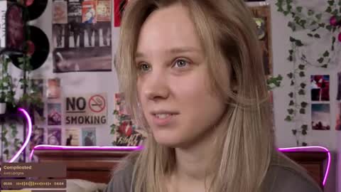 Snapshot of darleneferran chatting on October 9, 9:35 pm lina online show from October 9, 9:35 pm