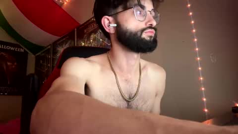 Snapshot of dathungitalian chatting on September 12, 5:18 am Tarantino online show from September 12, 5:18 am